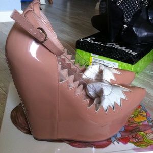 COPY - Jeffrey Campbell blush wedges sz 10